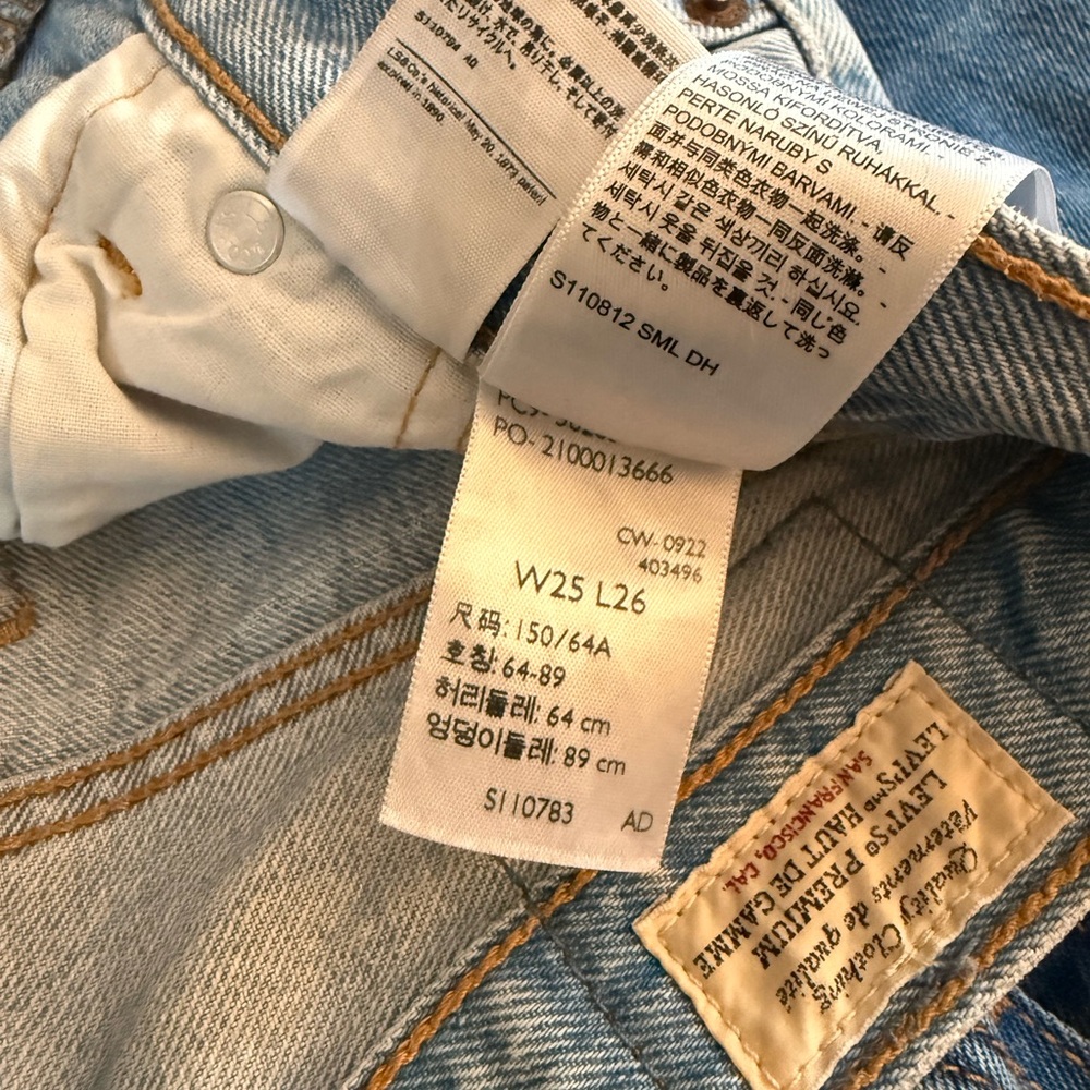 Levi's Women’s 501 and Wedgie - Picture 4 of 6